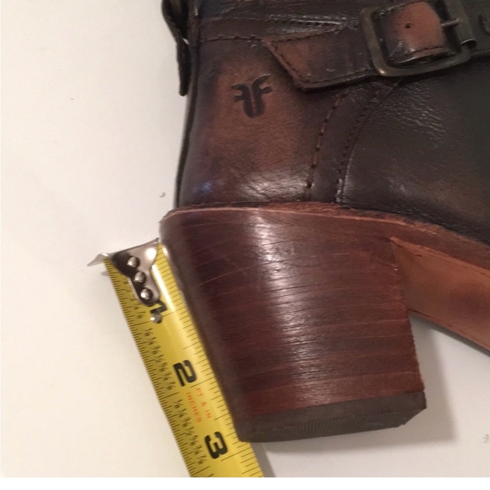 FRYE Ladies Carmen Boot - Size 7B - Picture 4 of 8